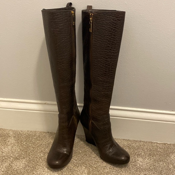 Tory Burch Shoes - TORY BURCH Dabney Brown Pebbled Leather Tall
Wedge Zip Up Boots. size 7